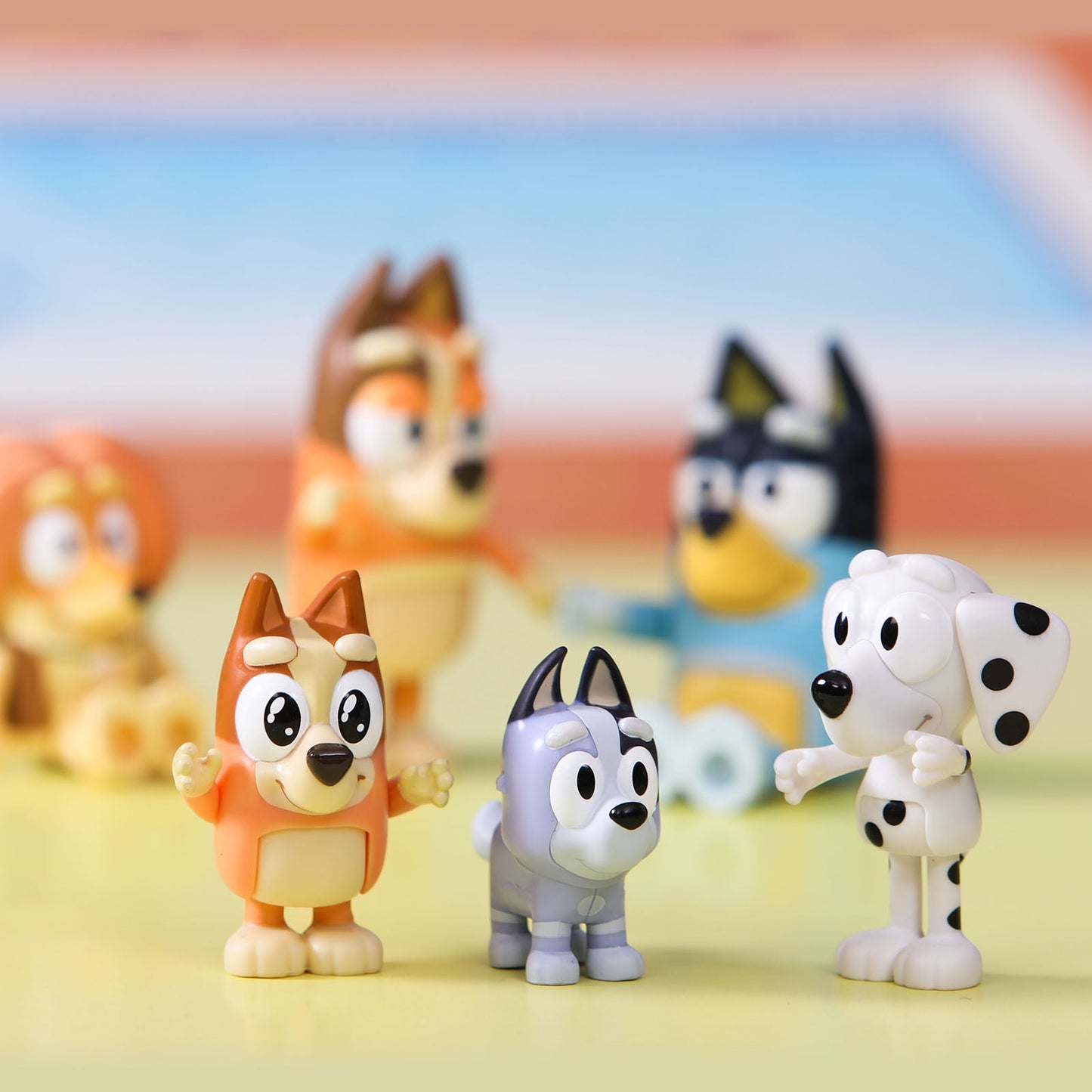 Bluey's Family and Friends - 8 Pack - 2.5-3" Bluey, Bingo, Chilli (Mum) and Dad (Bandit), Honey, Socks, Chloe and Indy Figures